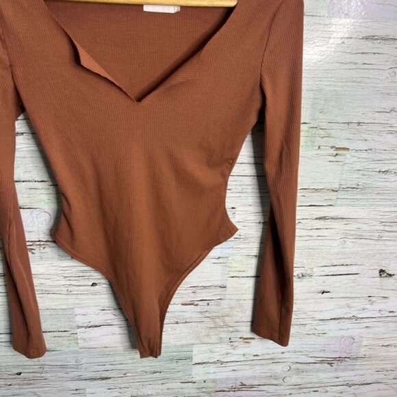 Meshki Brown Long Sleeve Bodysuit size small - Picture 3 of 8